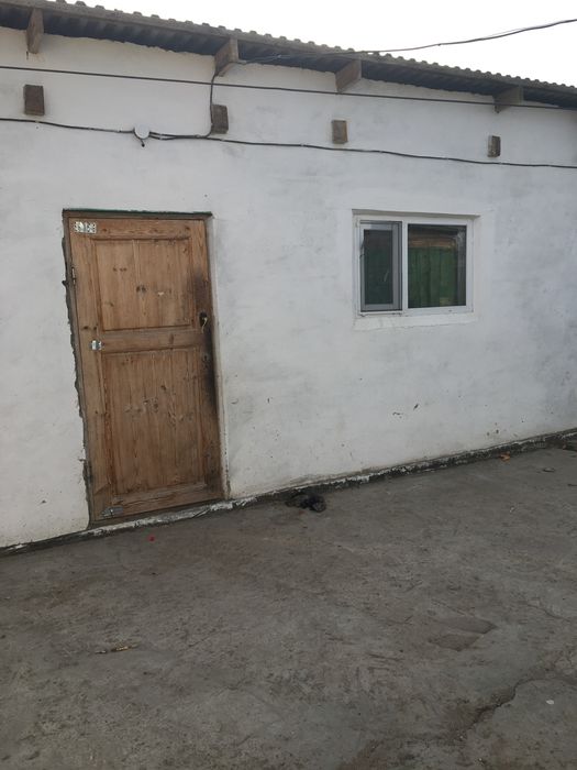 Продам дом в сельской местности с домашней утварью.