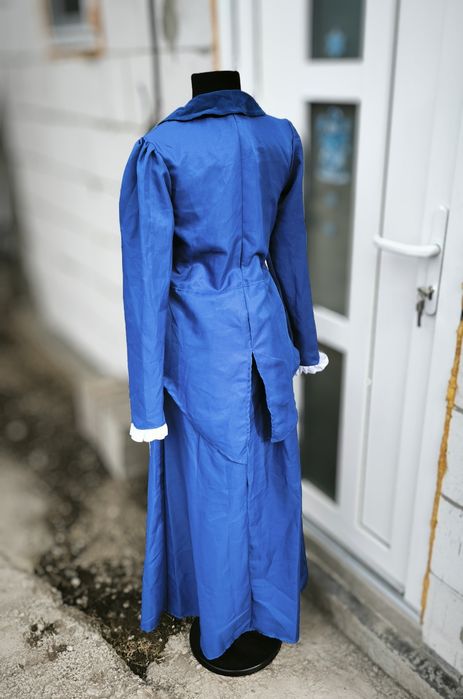 Costum vintage albastru cu voaleta