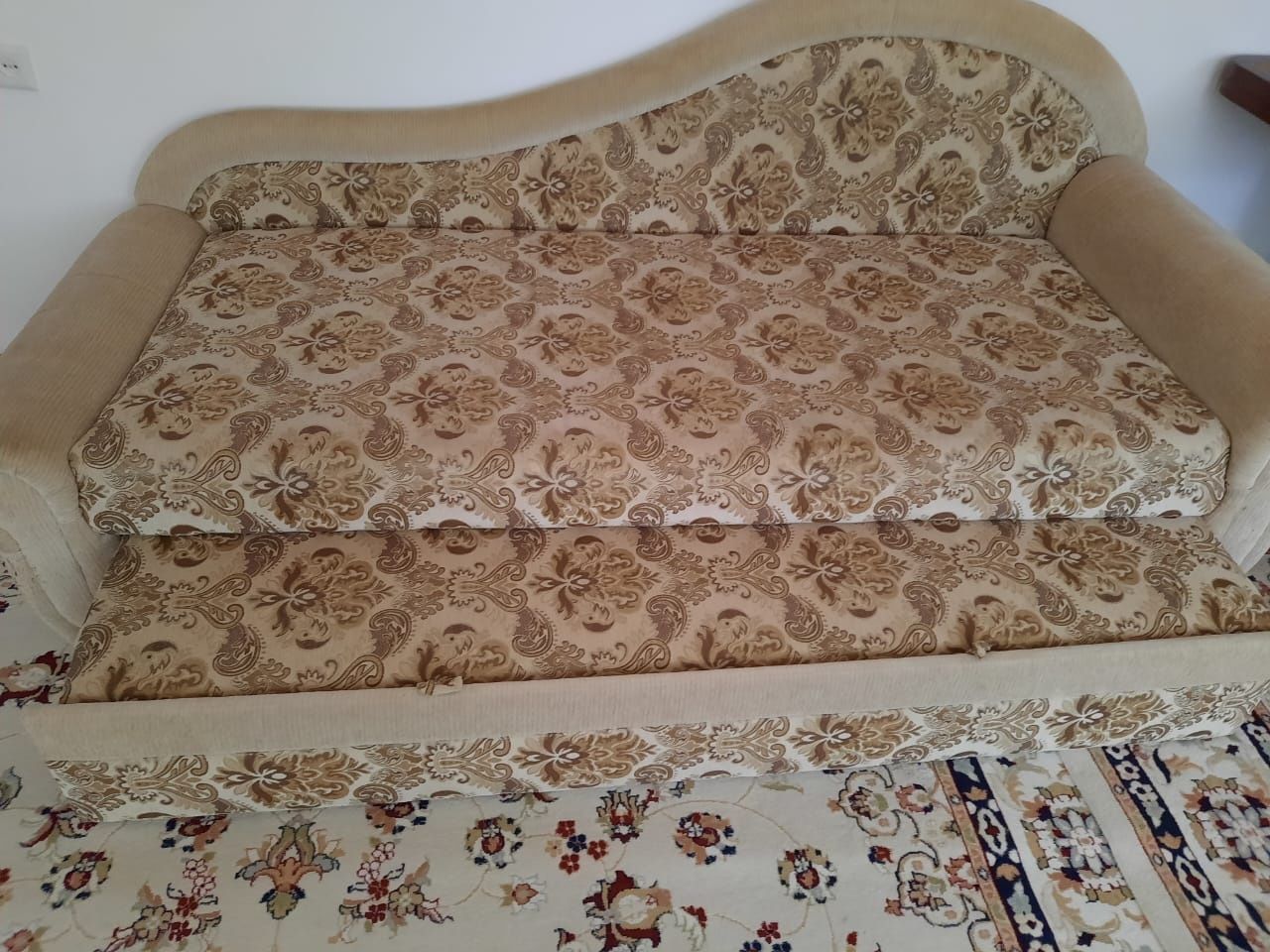 Продам диван. Б/у