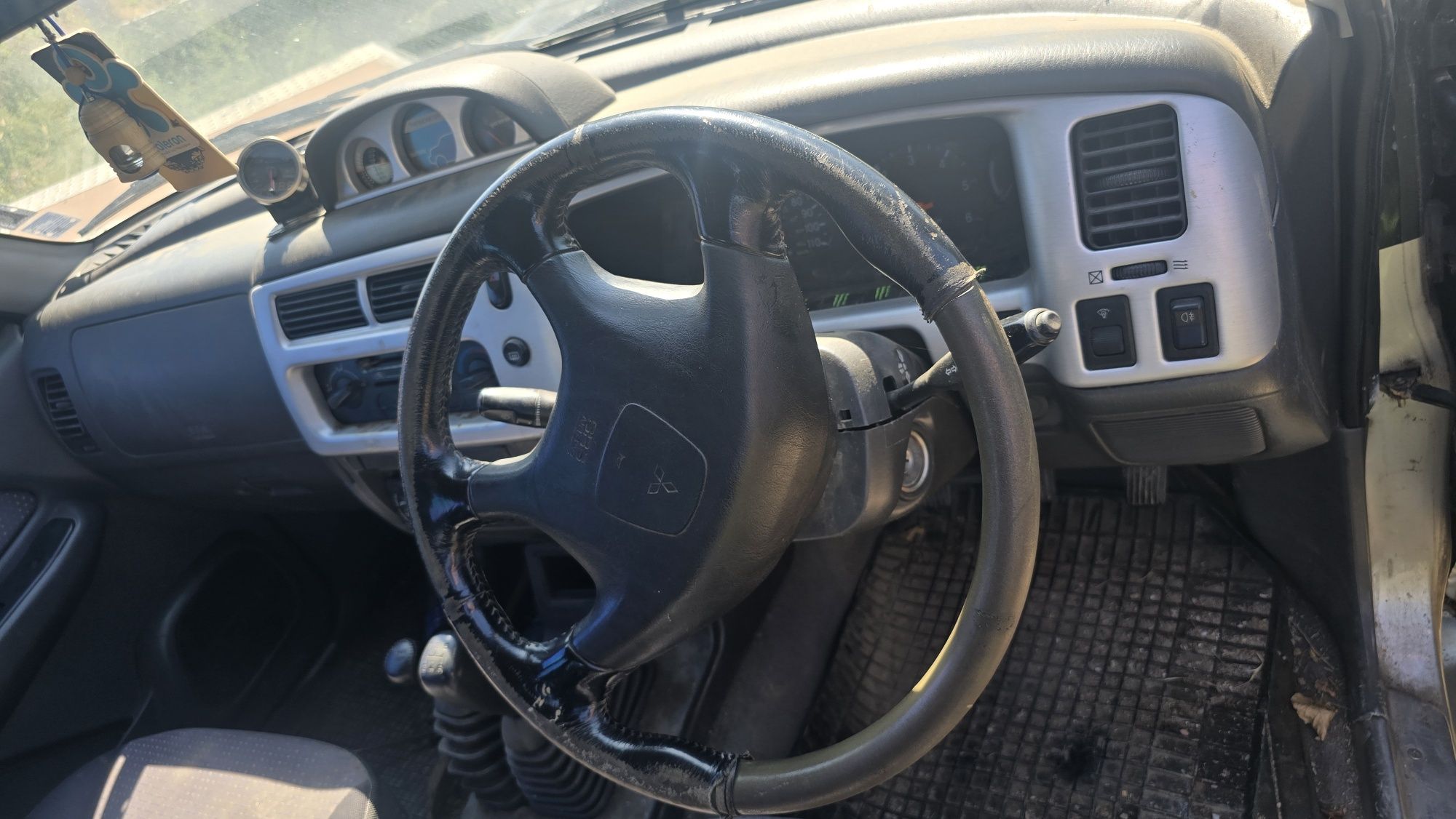 Mitsubishi l200 2.5td 116 коня на части