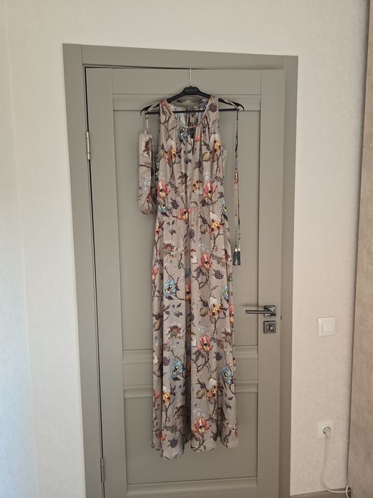 Женская одежда- платья, кофты