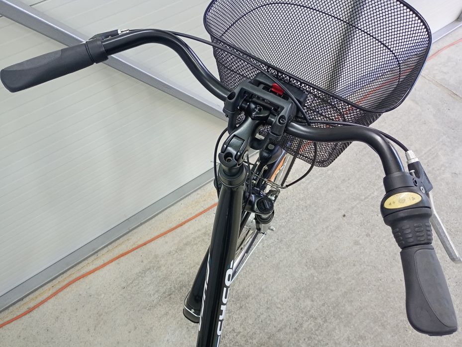 Vând bicicletă damă CYCO,cu 7 vit Nexus,frână picior,negru