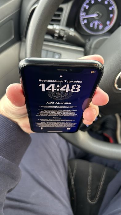 Айфон XR  в хорошем состояние