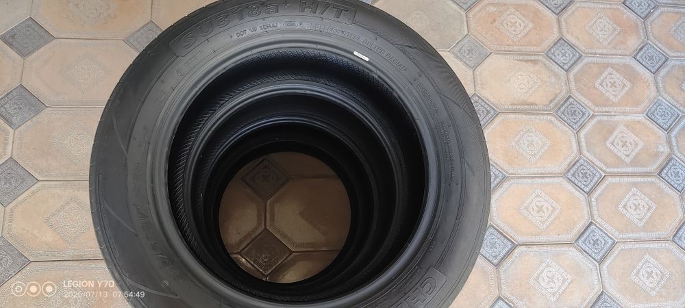 Шины 215/60 /17 от автомобиля BYD YuanUp в среднем состоянии.