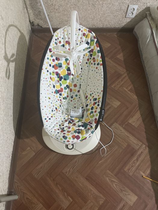 Шезлонг-качалка 4moms mamaRoo – 5 режимов качания, отличное состояние!