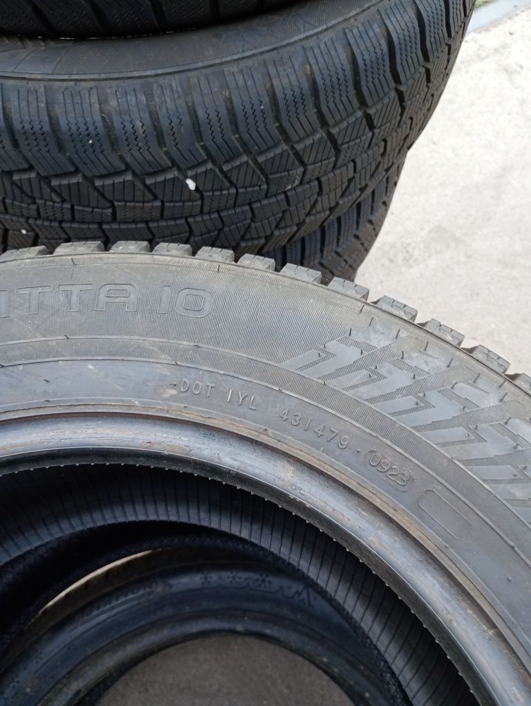 215/60/16 Nokian с шипове 4бр 2023
