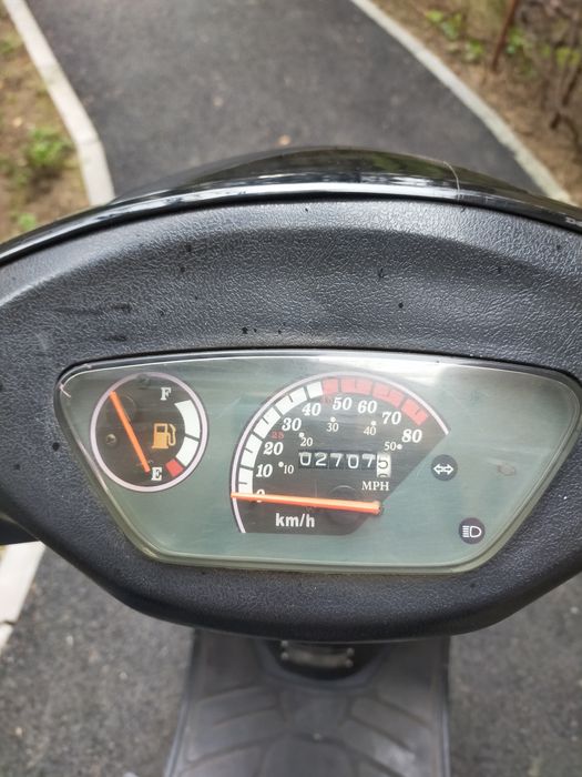 Vând scuter generic