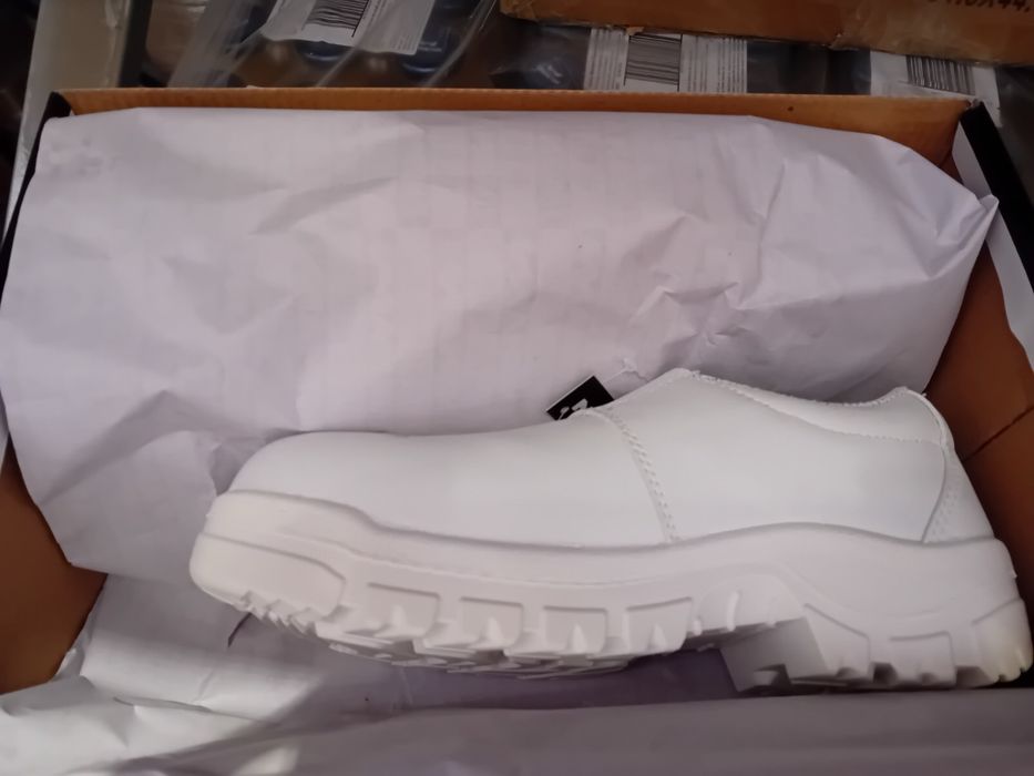 Oferta lot papuci de munca