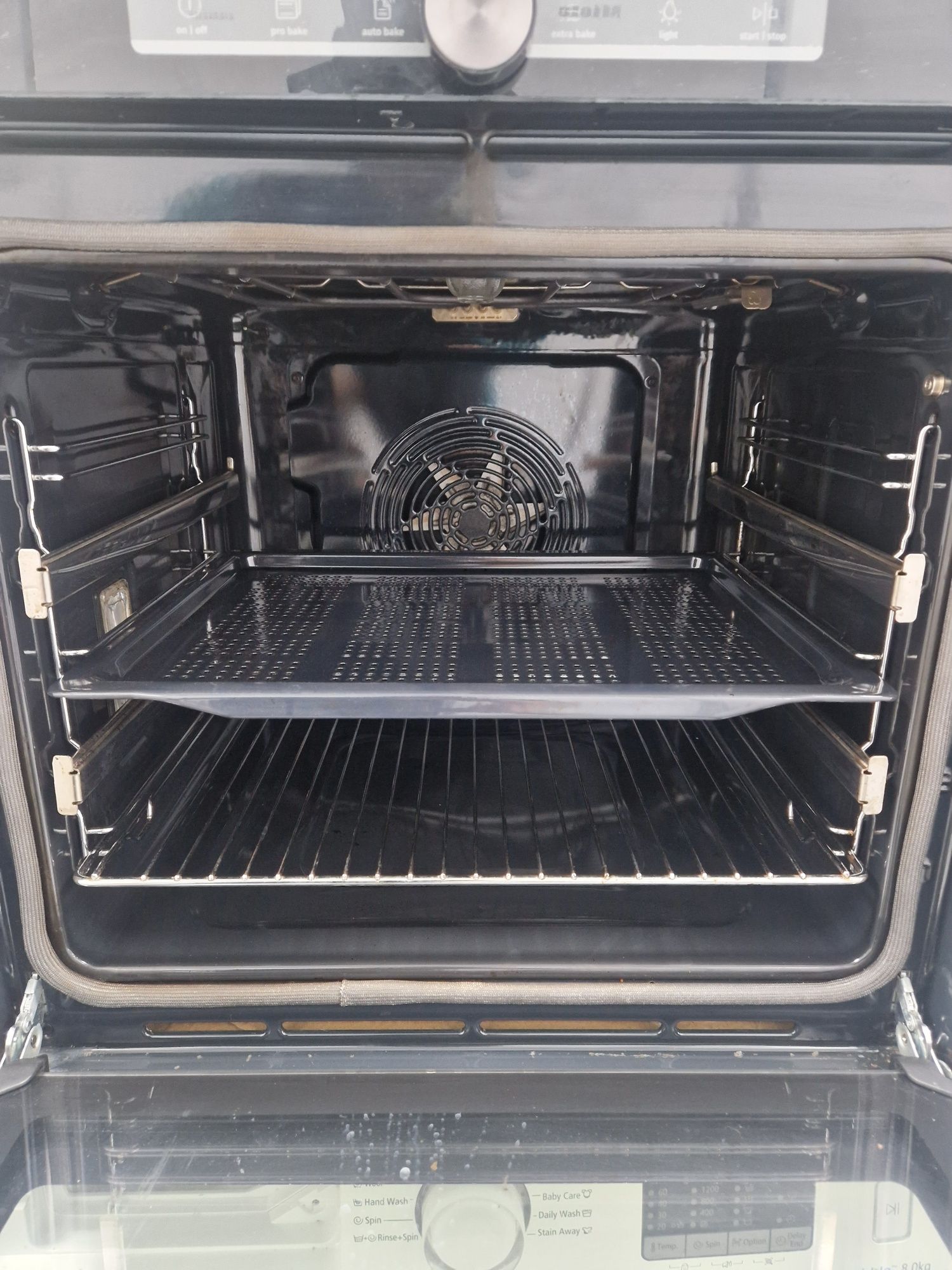 Фурна за вграждане Gorenje 74 литра