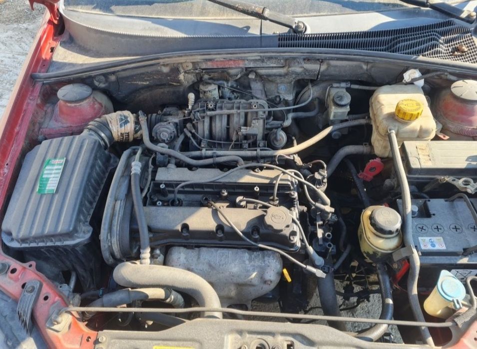 Dezmembrez Chevrolet Lacetti 1.6 benzina