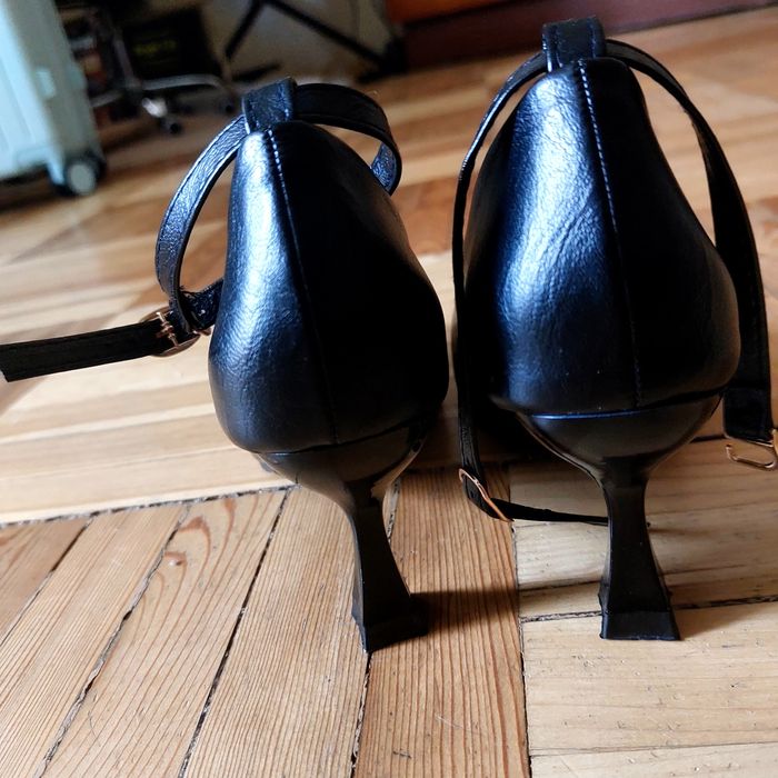 Продам новые туфли