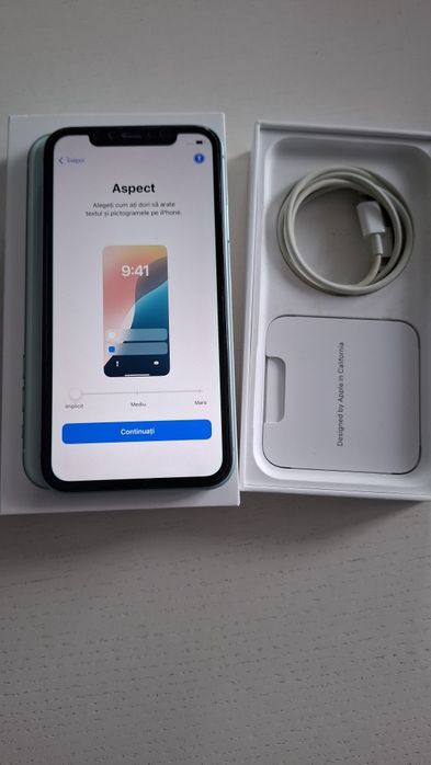 Iphone 11, 128 Gb. alb si verde mentă
