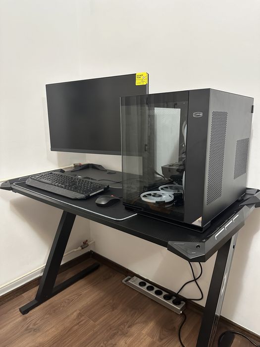 GARANTIE!!! Sistem desktop Pc Gaming+Monitor+Birou Gaming Carbon Led