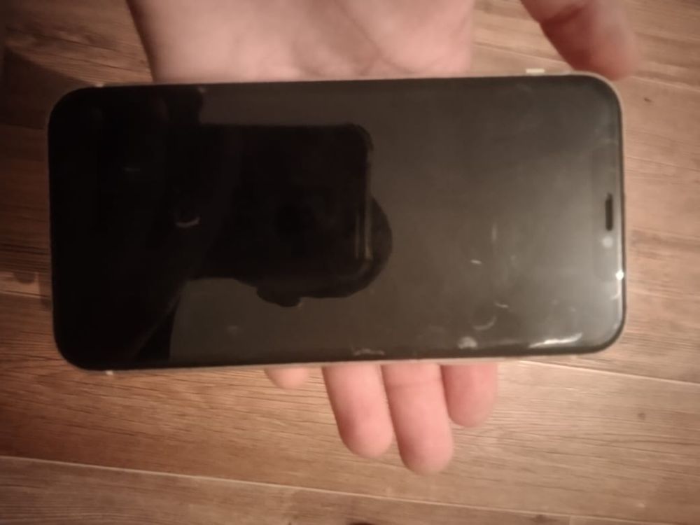 Iphone 11 акм76 /64гб состояние10/10 царапины нету