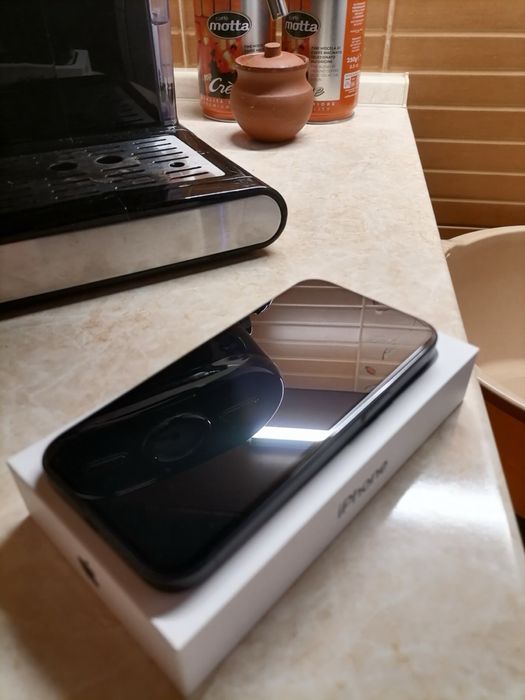 Продава се iphone 15 128 gb