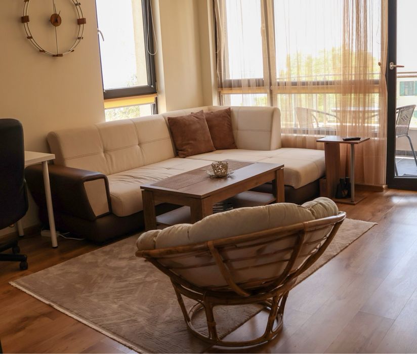 Дава се под наем Двустаен апартамент в Варна, Младост 1 - 80 кв.м за 459 € - Снимка #3