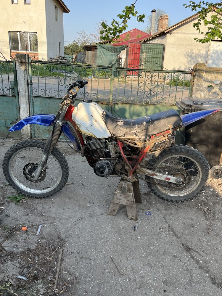 Moto Cross Yamaha 600