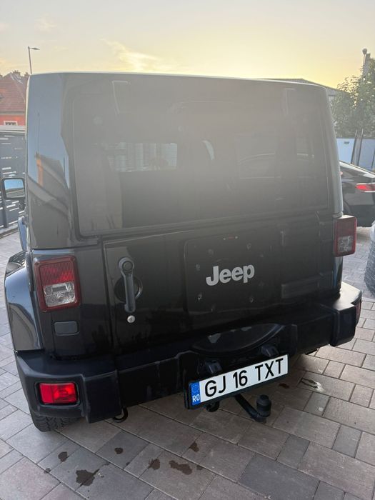 Jeep wrangler hardtop