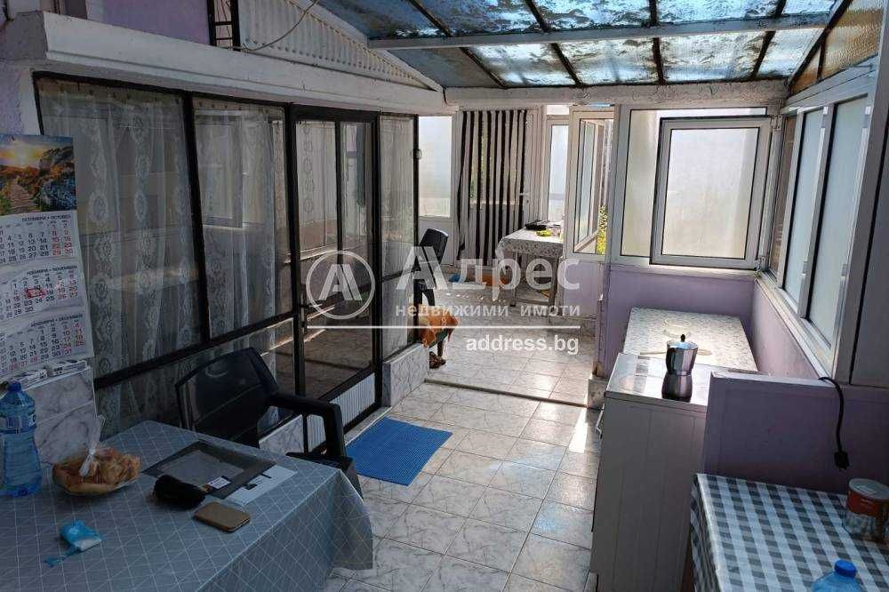 Продава се Къща в с. Липник, Област Разград - 317 кв.м за 155 €/кв.м - Снимка #1