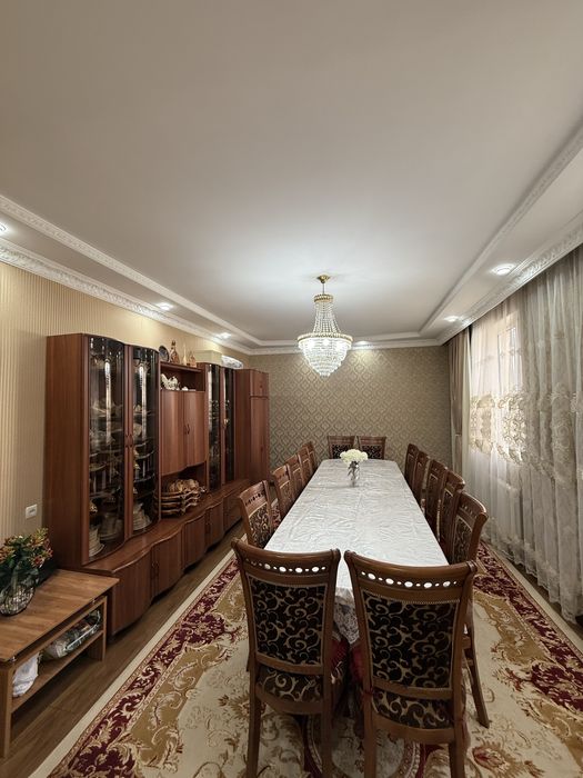 Продается дом в элитном районе , вдоль трассы