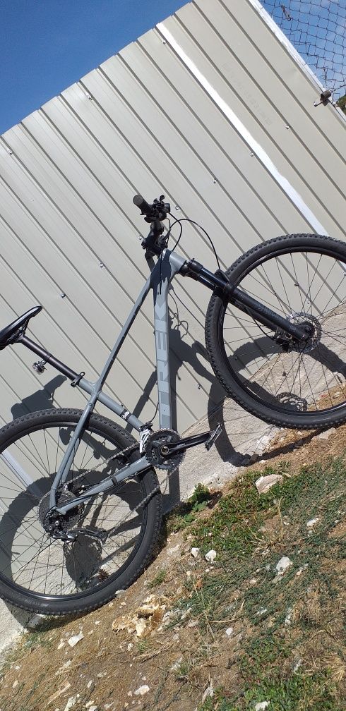 Vând Bicicletă TREK xcaliber7 (Urgent) mărime L/XL