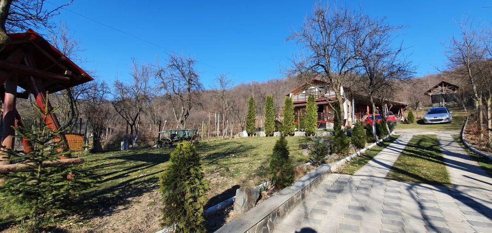 Închiriez casă LIBER REVELION