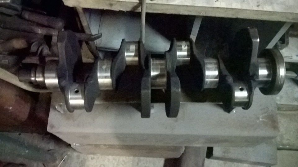 Продам запчасти на Мазда 626 переходка 2.0л и 2.2F2.