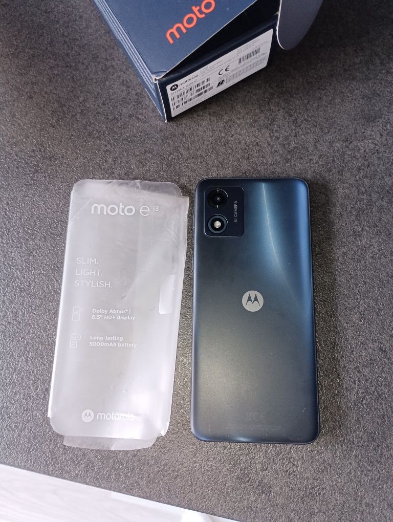 Motorola E13 64GB.