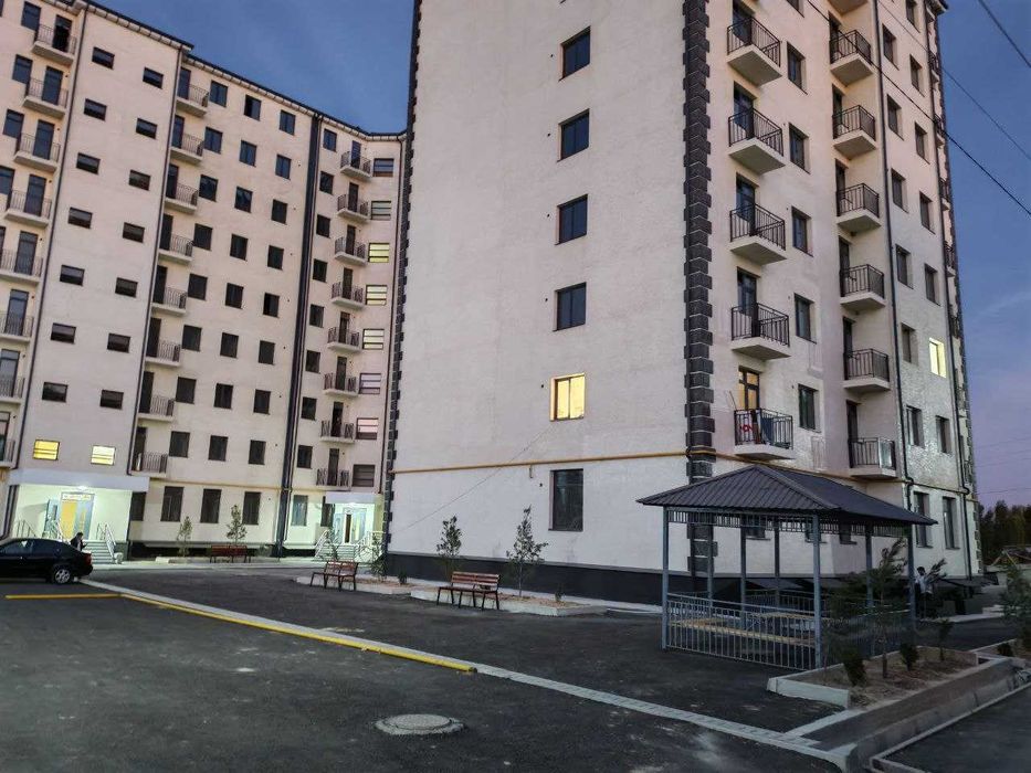 Продаётся 2-комнатная квартира в г. Чирчик, 10-микрорайон! Срочно