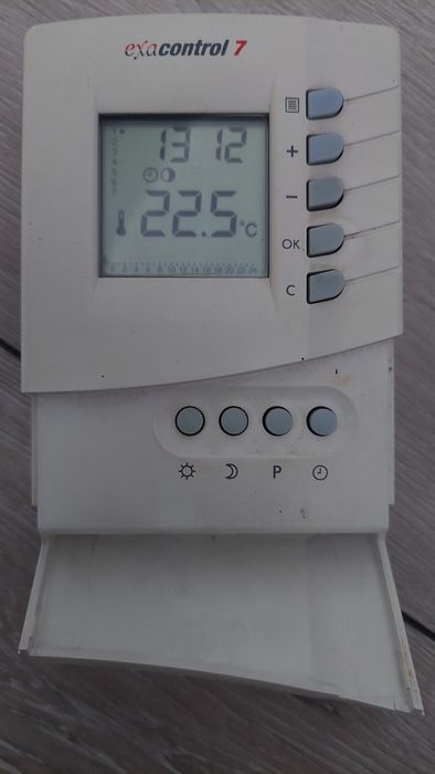 Vând termostat Saunier Duval