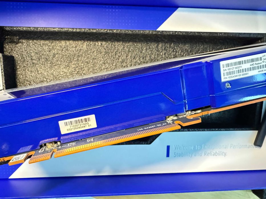 Vand placa video AMD Radeon Pro W6800 32GB GDDR6 ECC