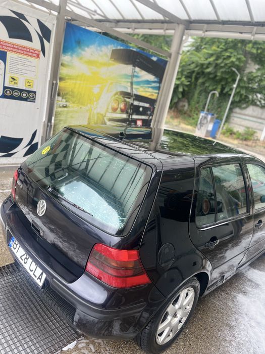 Vand/schimb Golf 4 1.4 benzina (piese noi)
