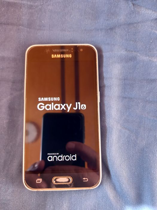 Самсунг галакси J 1   сотилади