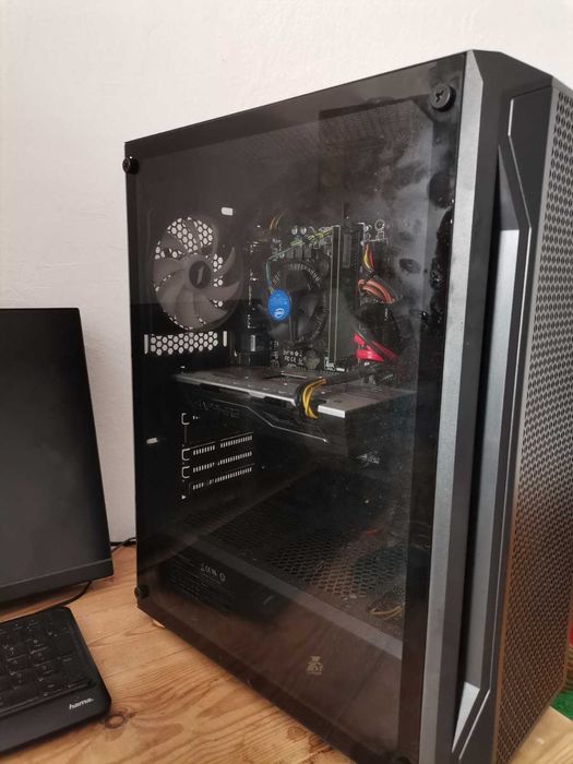 Настолен компютър, подходящ за гейминг