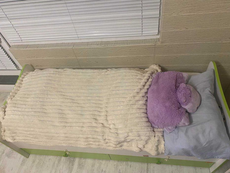 Детско легло 166х70 см с матрак