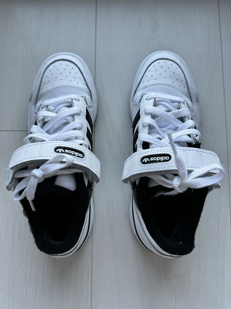 Маратонки Adidas