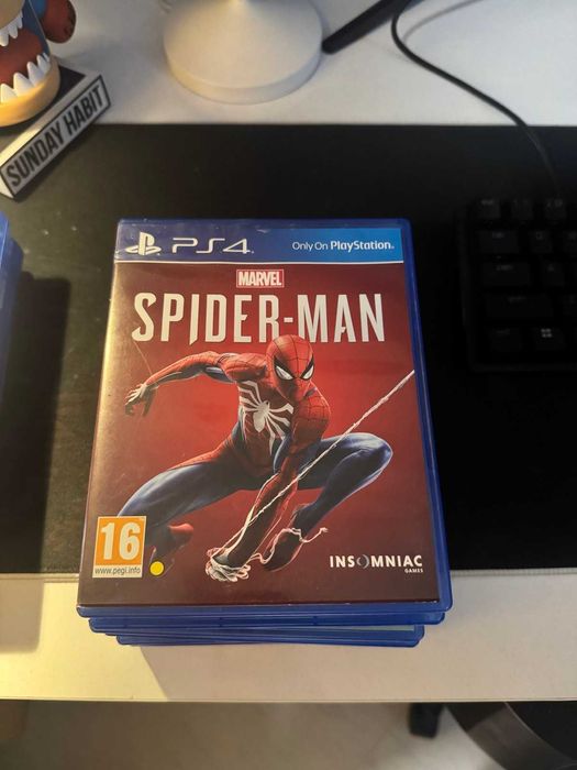 Продавам PS4 игра Spider-man 60 лв използвана, но много запазена