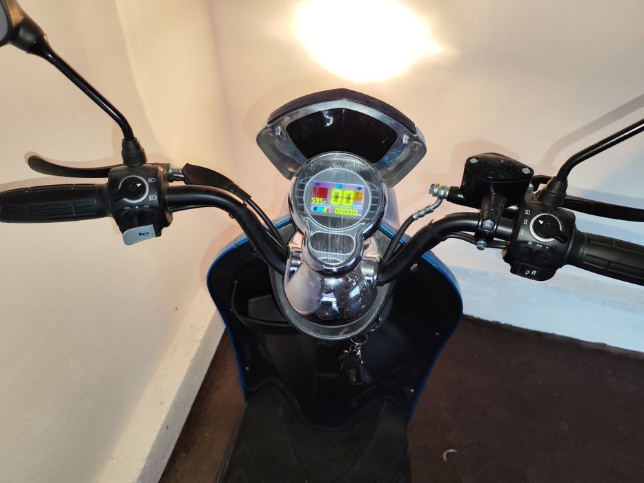 Vând scuter electric