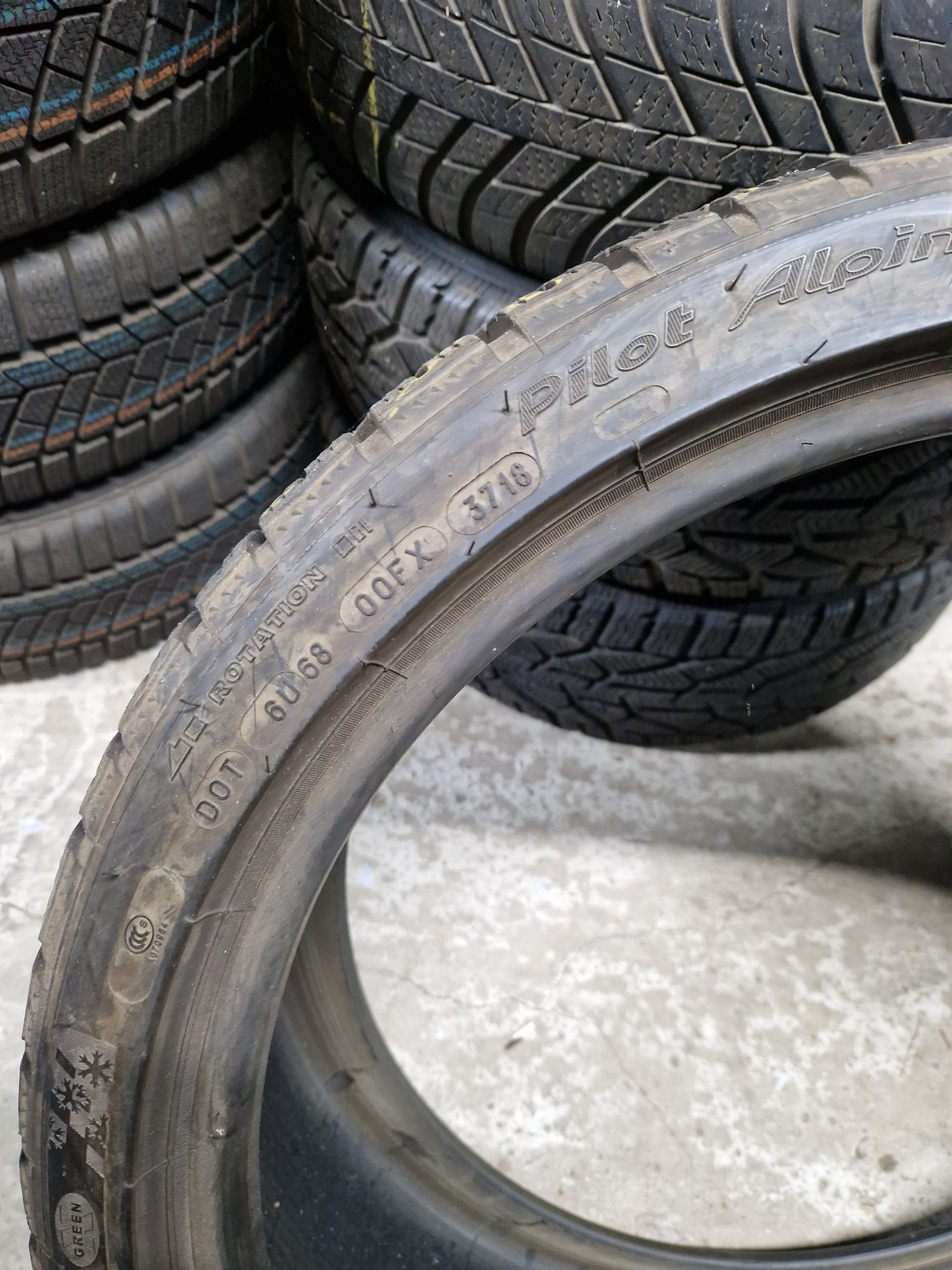 Set 2 anvelope SH iarna Michelin 245/35/20