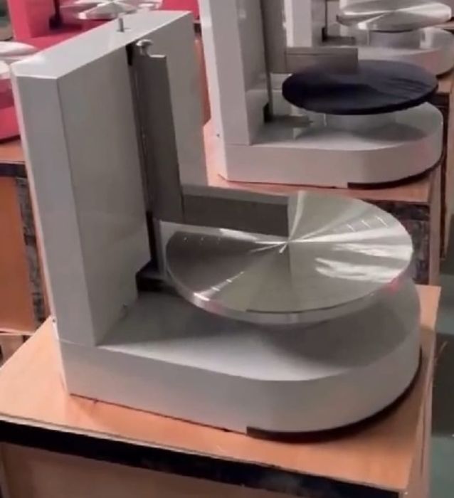 Аппарат для выравнивания тортов