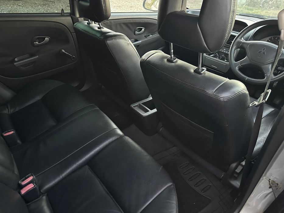 Autoturism cu volan pe dreapta