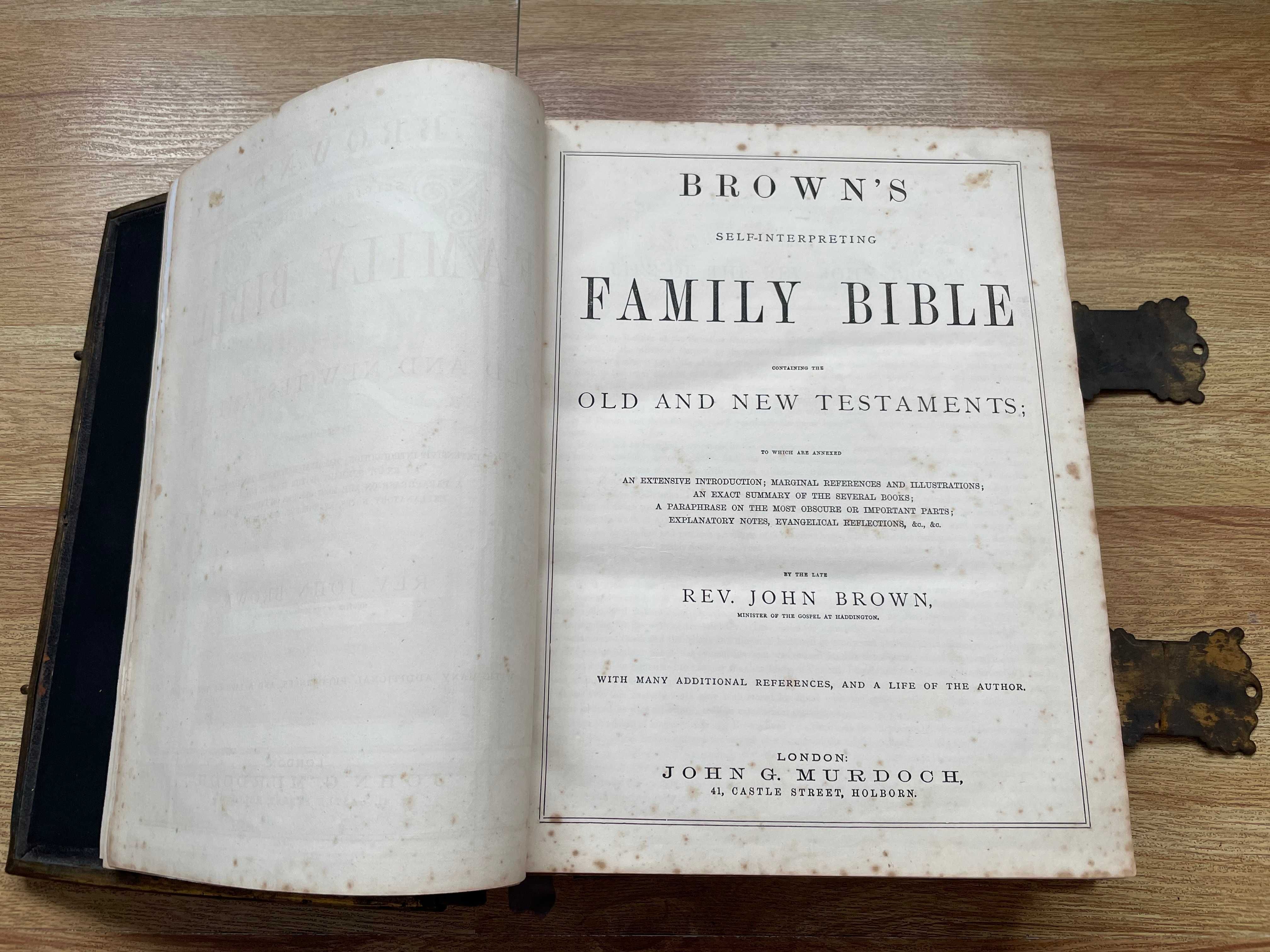 Biblia / Biblie veche , 1860 , lb. engleza, 6 kg. , 34 x 26 x 9.5 cm