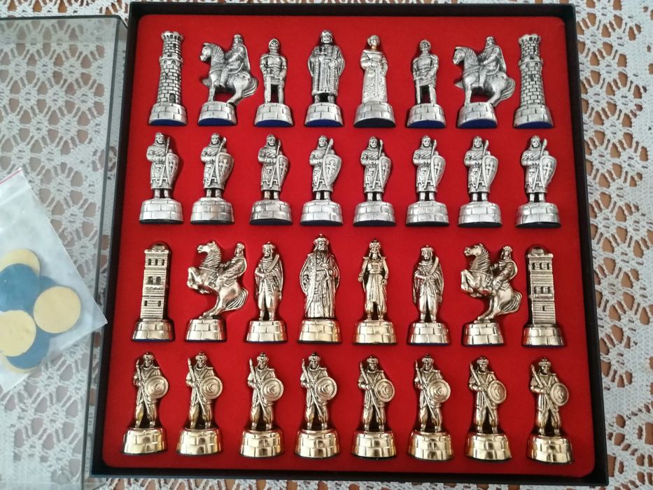 Deosebit joc de sah nou din metal