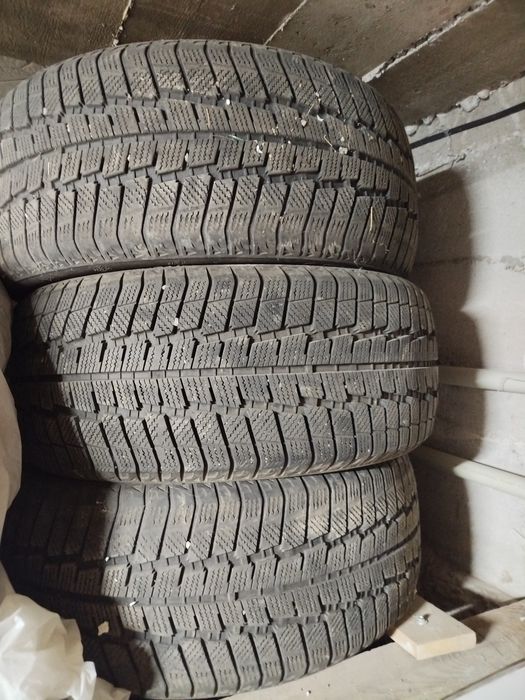 Продам резину в хорошем состоянии r17