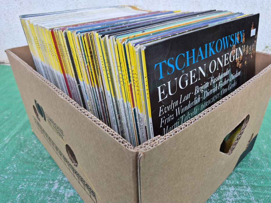 Vând 150lp Discuri Vinil colectia Deutsche Grammophon muzica clasica