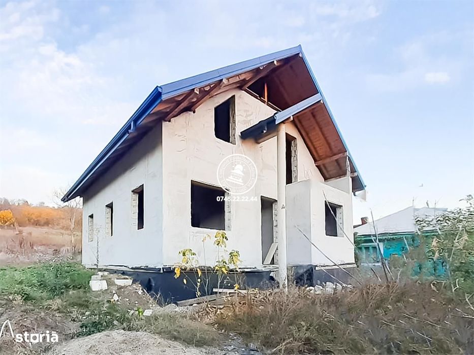 Casa la gri ,1450mp teren,131mp utili ,aproape de primaria Rediu
