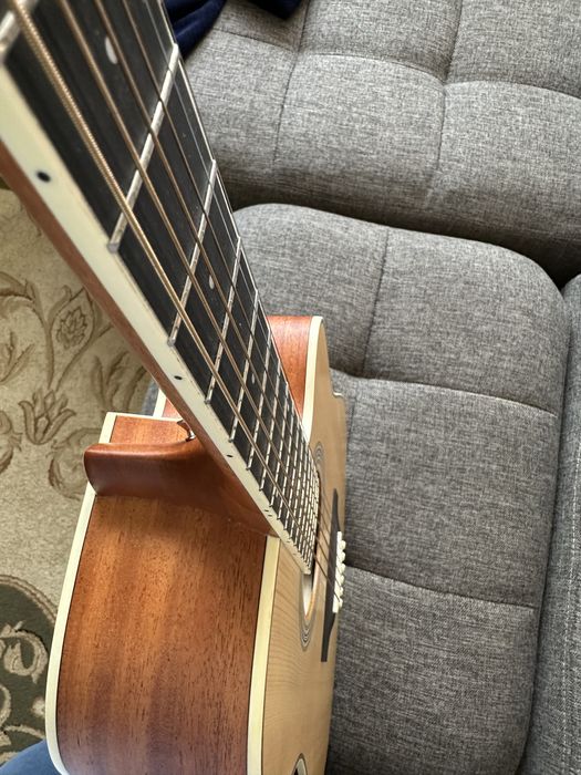 Поодам гитару акустика