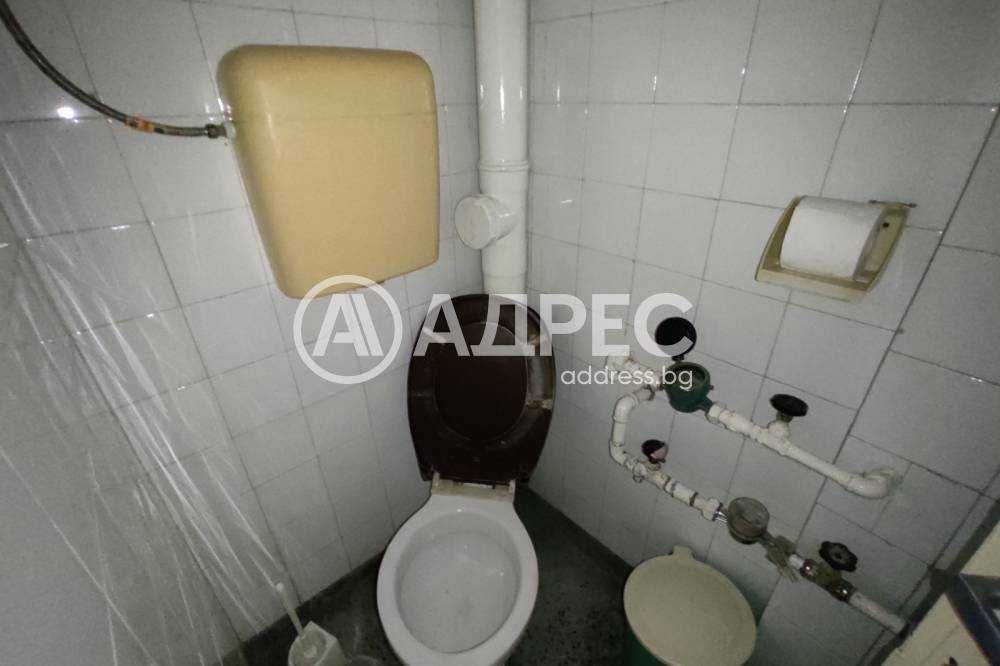 Тристаен апартамент  в ж.к. "Васил Левски"