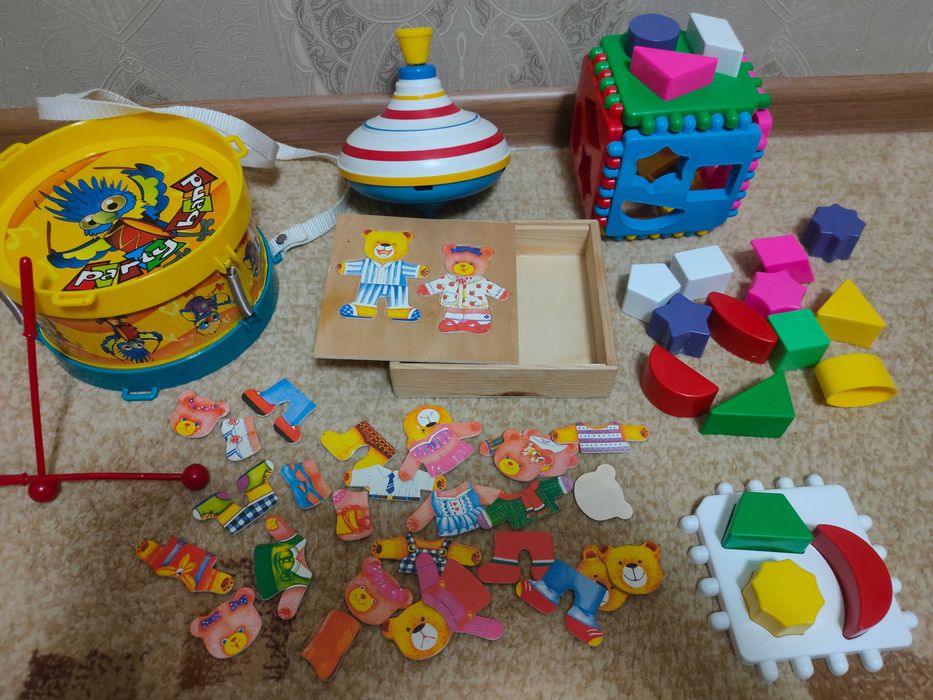 СРОЧНО Продам развивающие игрушки ВСЕ что на фото за 4500