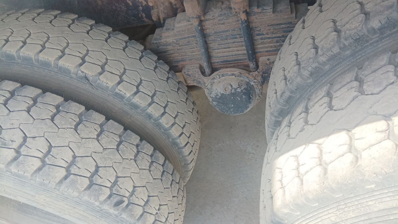 Srochna Kamaz sotiladi